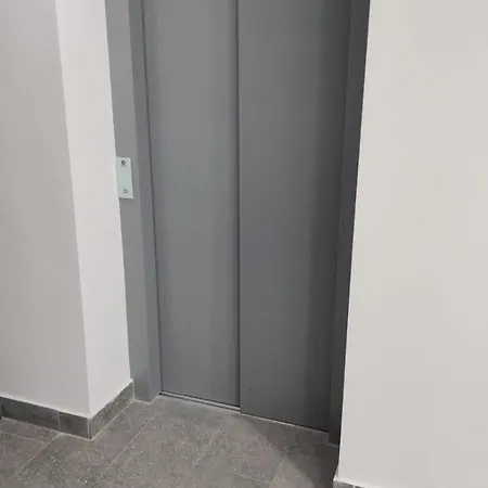 Vouchere, Factura, Petfriendly - Ap Cu 2dormitoare Fara Living Брашов