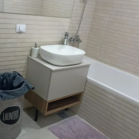 Vouchere, Factura, Petfriendly - Ap Cu 2dormitoare Fara Living * Брашов